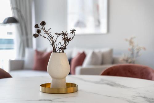 Silkhaus Great View 1 BDR | Canal nearby - image 10