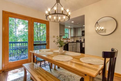 Pinecrest Townhomes-1King2Queen- RENOVATED in Pigeon Forge, USA