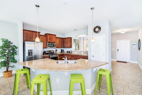 *Brand New Listing* Solterra Family Friendly Resort Home. 4127 in Davenport, USA