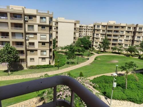 Amazing 2-Bed Apartment in Cairo madinty - image 13