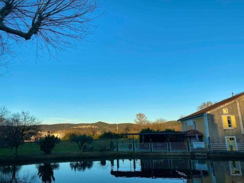 Maison de 3 chambres avec piscine privee jardin clos et wifi a Cornillon