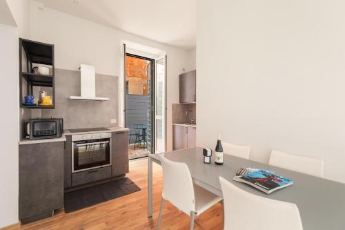 Vatican Lovely 2BR Apartment with Terrace, Rom (Foto 2)