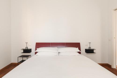 Central and Lovely 2BR Apartment with Terrace - image 2