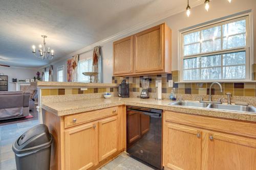 Spacious Snellville Home with Yard 28 Mi to Atlanta in Snellville, USA