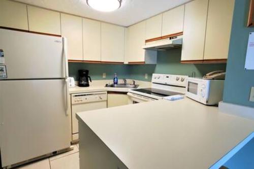 Atrium Condo Oceanview Standard - Sleeps 4 308 in Cape Canaveral, USA