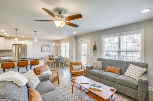Lovely Scottsville Home, Minutes to Bowling Green in Scottsville, USA