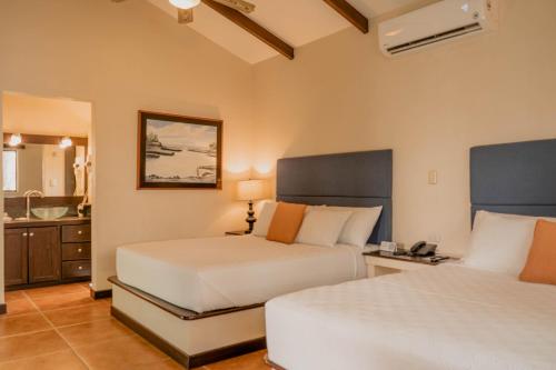 Boca Olas Resort Villas