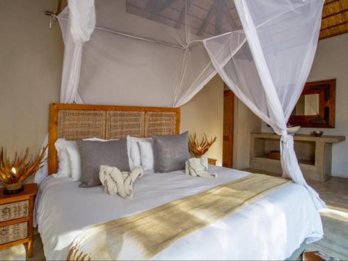 Kubu Bush Lodge Kubu Bush Lodge