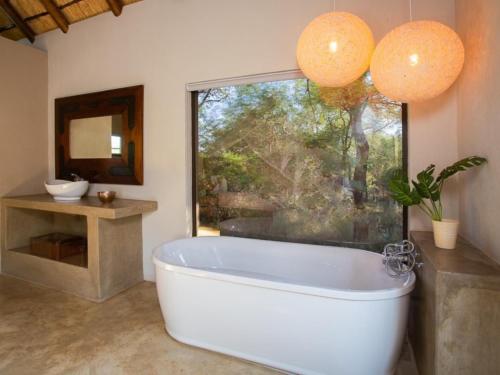 Kubu Bush Lodge Kubu Bush Lodge