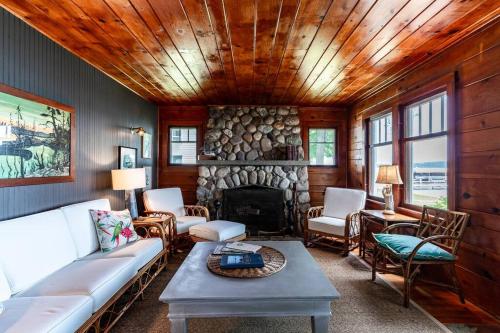 The Doctor's Cottage - Vacation Back In-Time in ฟรีมอนท์ (IN)