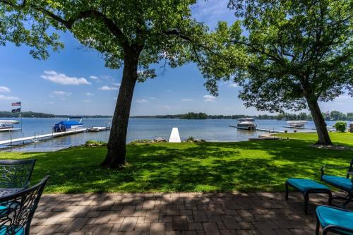 The Doctor's Cottage - Vacation Back In-Time in ฟรีมอนท์ (IN)