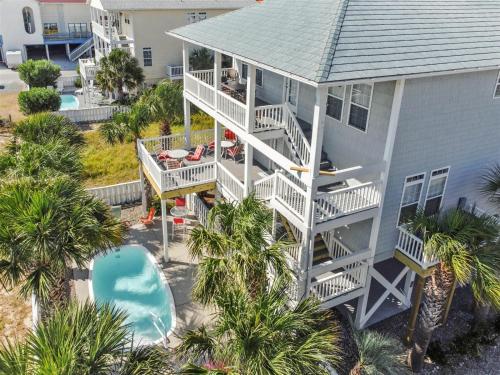 Sons of Beaches Brunswick Vacation Rentals Private pool and elevator