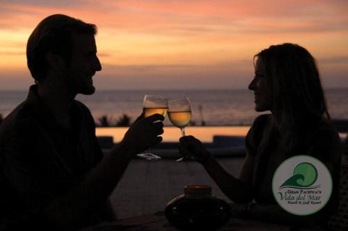 Las Perlas - Beachfront Apartment Steps from Restaurant at Gran Pacifica Resort in San Diego