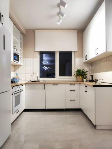 HYGGE HOME уютный коттедж с террасой и баней для проживания нескольких семей (HYGGE HOME уютныи коттедж с террасои и банеи для проживания нескольких семеи) in Beskajnara