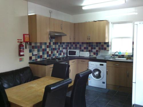 Amazon Guest House - image 9