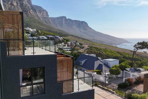 The Camps Bay Villa - Stunning views, pool, jacuzzi, gym, fireplace