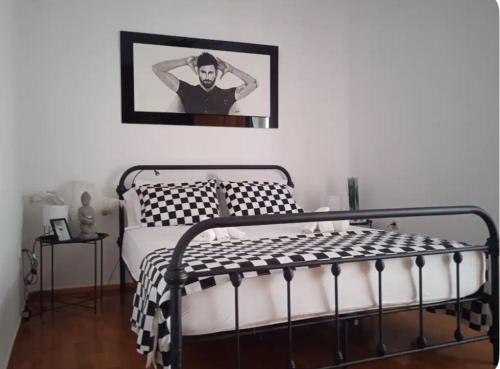 Nicko’s room, Pireus