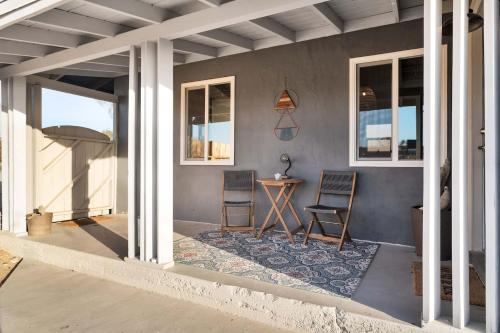 Private Home Pool - Firepit - Casa Delfin in Twentynine Palms, USA