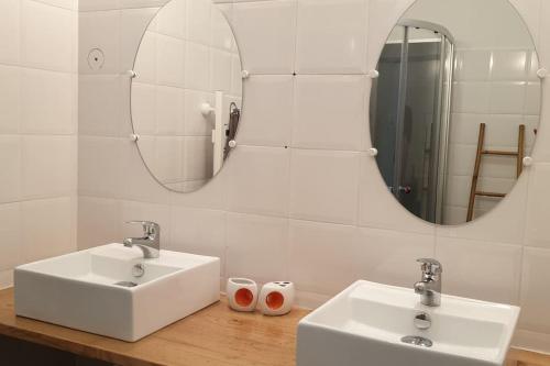 浴室, Duplex 4 pers, plein centre de Montignac-Lascaux in 蒙提尼亞克