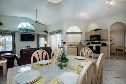 Executive sth facing,lake view 4 bed 3 bath Near disney, resturants and shopping in Davenport, USA
