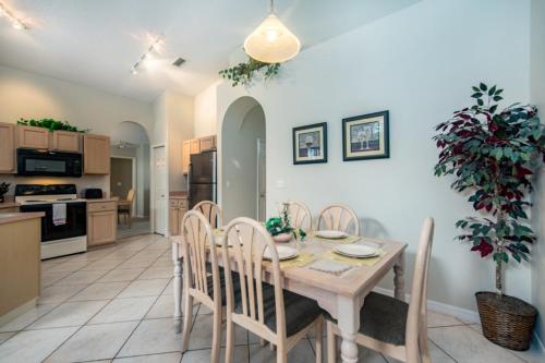 Executive sth facing,lake view 4 bed 3 bath Near disney, resturants and shopping in Davenport, USA