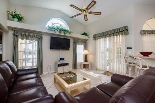 Executive sth facing,lake view 4 bed 3 bath Near disney, resturants and shopping in Davenport, USA