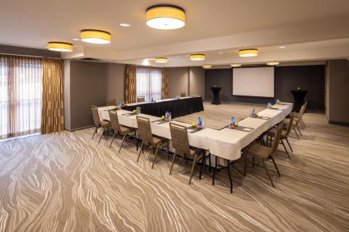 Silver Cloud Hotel - Seattle University of Washington District – Seattle, WA