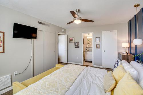 Stylish Resort Condo with Boat Slip on Lake Hamilton! - image 3