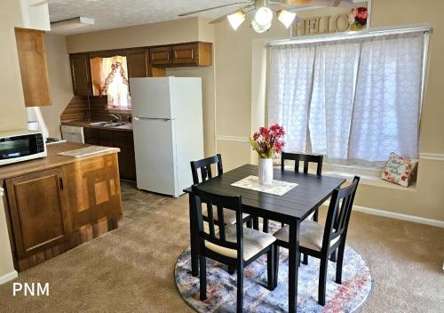 Northeast Columbus - Peaceful Nest - Suite B in Columbus, USA