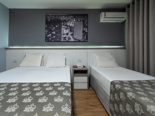 1 double bed, 1 twin bed