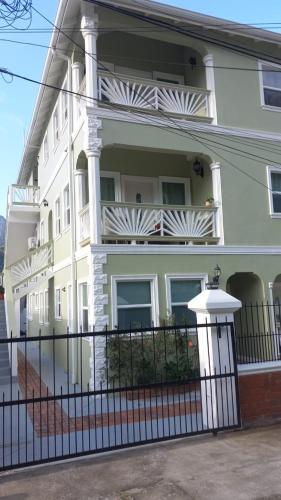 La Pelle in סאופרייר