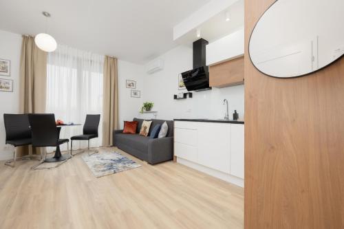 Holzera 3 studio - close to Medicover/Paley, Warsaw (photo 5)