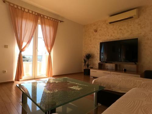 Apartments Mira 4