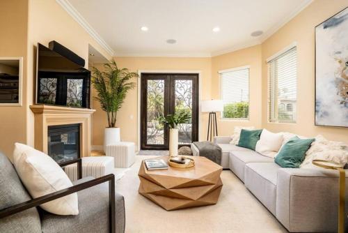 Luxury Beach House Rooftop Deck in Huntington Beach, Vereinigte Staaten von Amerika