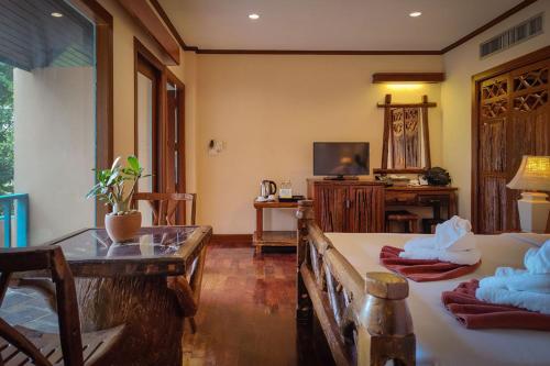 room detail thumbnail 1