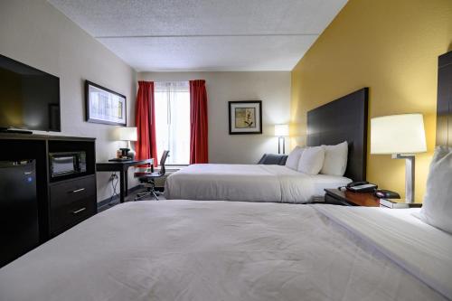 Queen Room with Two Queen Beds - Non-Smoking