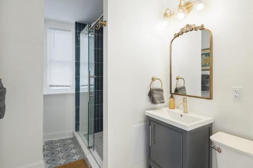 Silverwood Serenity: Large 2b 2b with Parking Silverwood Serenity: Large 2b 2b with Parking