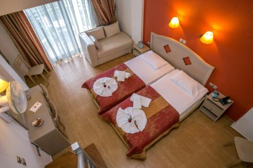 Thalassies Nouveau Thalassies Nouveau is a popular choice amongst travelers in Thassos, whether exploring or just passing through. Offering a variety of facilities and services, the property provides all you need for a 