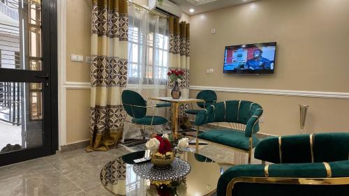 Instalações, JPN SQUARE Douala in Douala