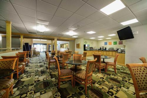 Food and beverages, Baymont By Wyndham Marion in Marion (IL)