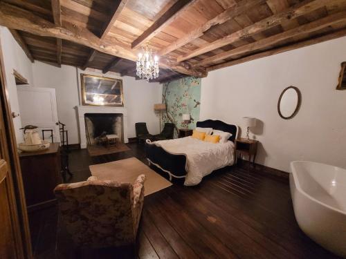 Authentiek landhuis met zwembad in Dordogne. in Cherval