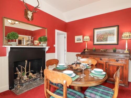 Зовнішній вигляд готелю, Stalker's Cottage - Torridon in Акнашін