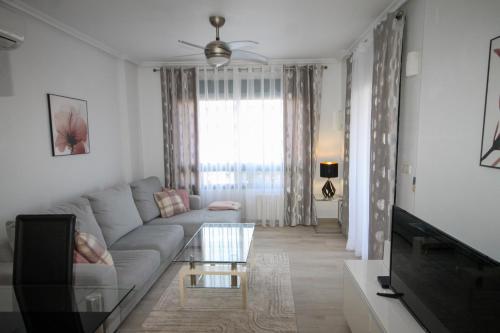 Luxury 2 bed, 2 bath apartment with sea view, central heating and new bathrooms.