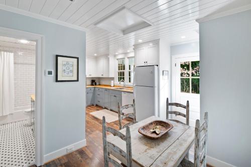 Pet-Friendly Hampshire Cottage at Ivy Cottages in Crozet, USA
