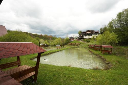 Păstrăvăria Crasna Bogiri (Pastravaria Crasna Bogiri) in ทาร์โกวิสเต