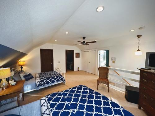 Red Lodge Town Cottage - image 9
