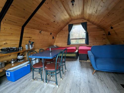 Aux Berges du lac Castor in Saint-Paulin (QC)
