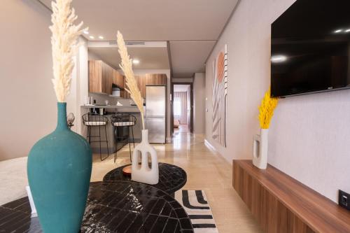 Luxoria by ShortStayMaroc, Studio Moderne et Chic, Parking, Quartier Central 2