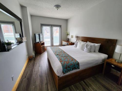 Sunset Resorts Canmore and Spa - image 2