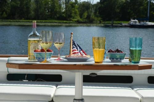 Beautiful Yacht on Catskill Creek